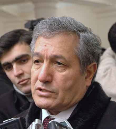 Azərbaycanlı sabiq yüksək vəzifəli şəxs axtarışa verilib- Görün kimdir